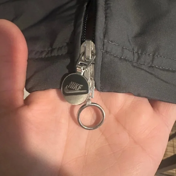 Nike Men's Gray Jacket Windbreaker - Picture 9 of 9